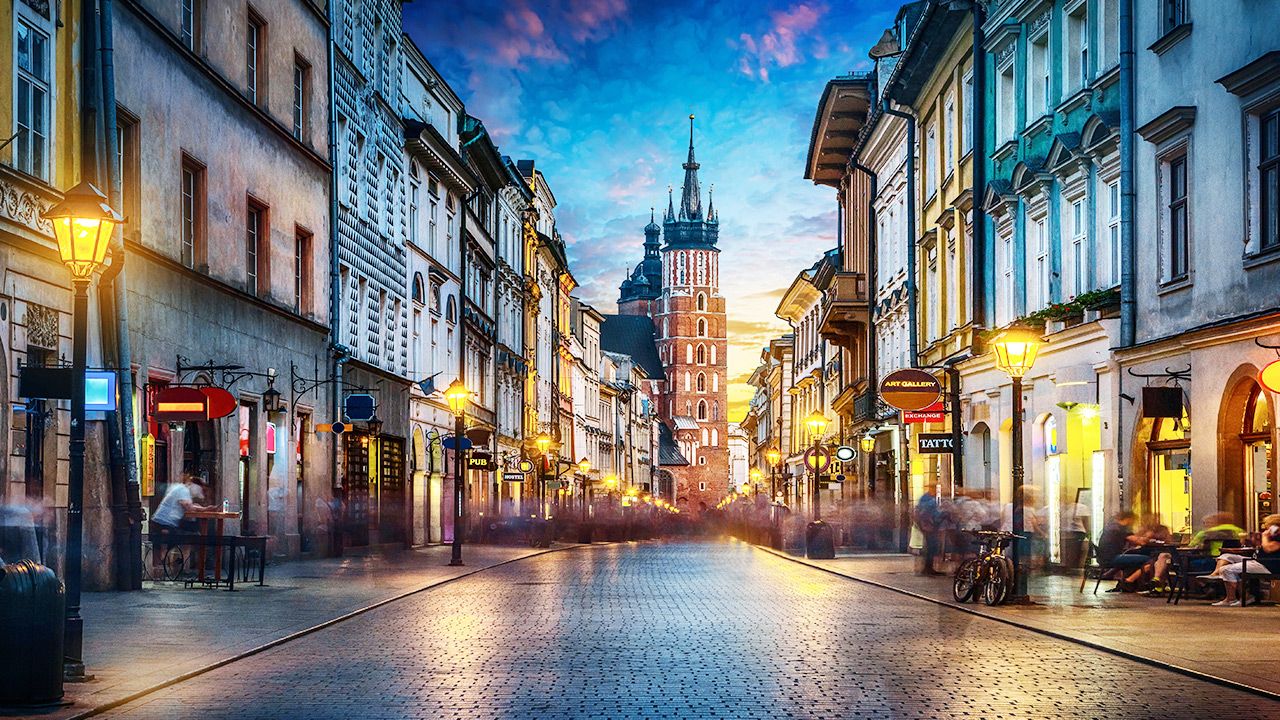 Spokojny, choć przeważnie pochmurny, będzie również piątkowy wieczór (fot. Shutterstock) Spokojny, choć przeważnie pochmurny, będzie również piątkowy wieczór (fot. Shutterstock)