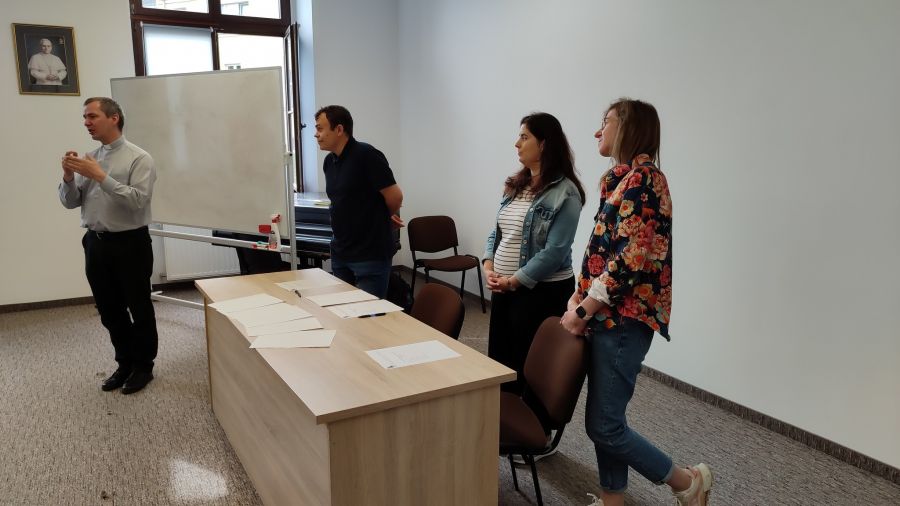 Uczestnicy kursu na co dzień chcą i współpracują na poziomie duszpasterstwa z osobami głuchymi (fot. Archidiecezja Wrocławska) 