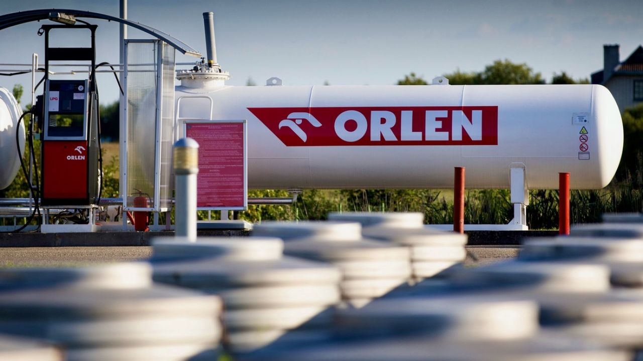 Orlen będzie emitował „zielone” obligacje (fot. Shutterstock/Karolis Kavolelis)
