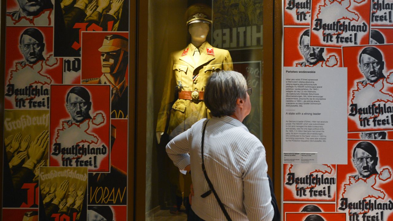 „80 lat temu nazistowskie Niemcy popełniły pierwszą z niezliczonych zbrodni wojennych i rozpoczęły II wojnę światową” (fot. Artur Widak/NurPhoto via Getty Images)