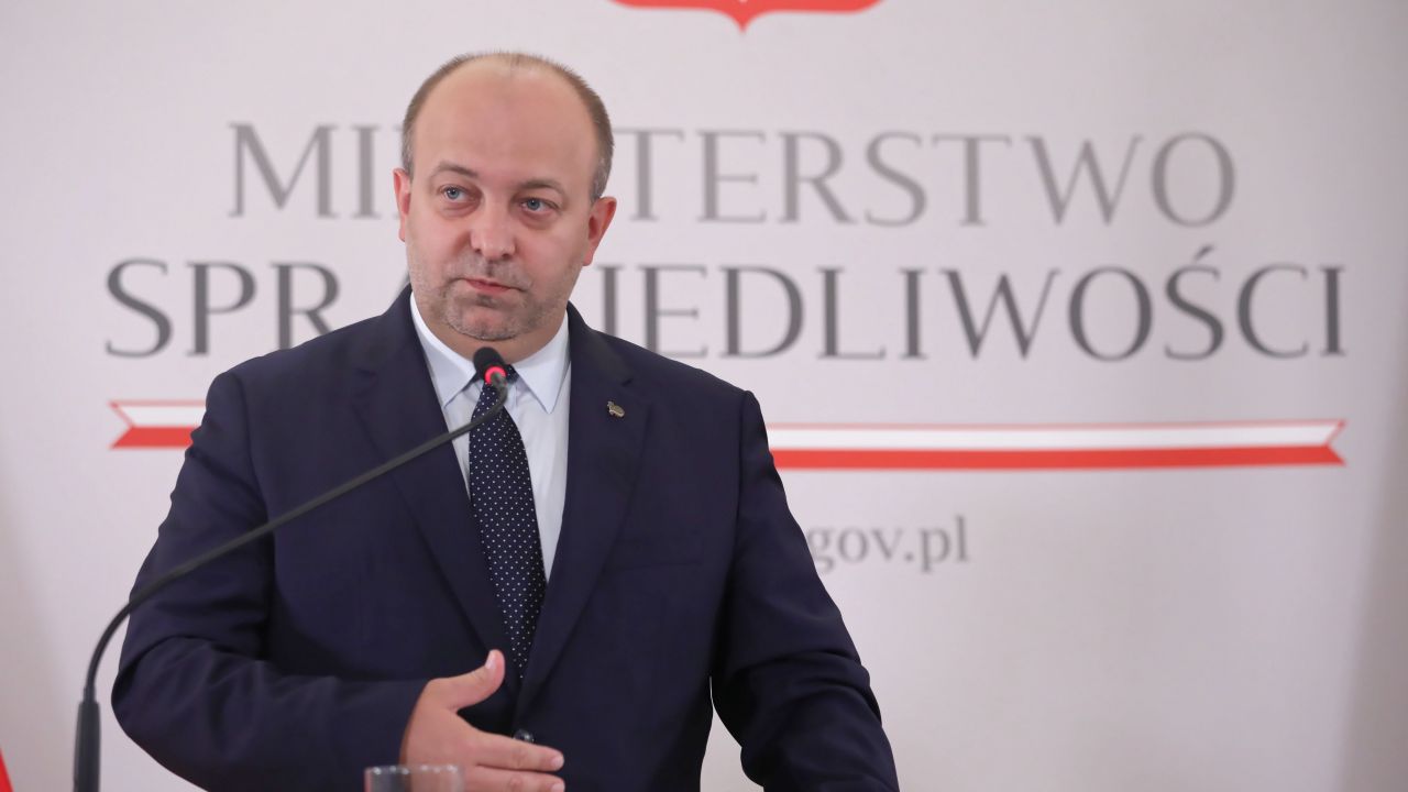 Łukasz Piebiak komentuje aferę hejterską i sprawę hologramu Bartosza Węglarczyka (fot. PAP/Tomasz Gzell) Łukasz Piebiak komentuje aferę hejterską i sprawę hologramu Bartosza Węglarczyka (fot. PAP/Tomasz Gzell)