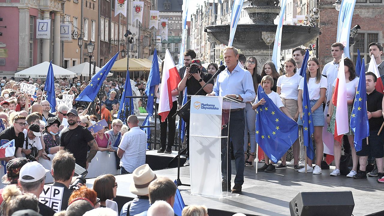 „Platforma wskazuje człowieka i nie ma dyskusji, czy on jest dobry, czy nie” (fot. PAP/Marcin Gadomski) „Platforma wskazuje człowieka i nie ma dyskusji, czy on jest dobry, czy nie” (fot. PAP/Marcin Gadomski)