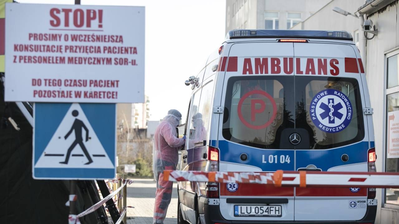 Kolejna fala epidemii w kraju (fot. Forum/Jacek Szydlowski) Kolejna fala epidemii w kraju (fot. Forum/Jacek Szydlowski)