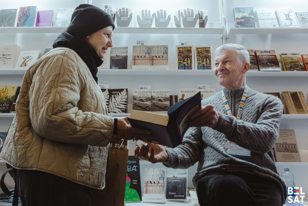 Сяргей Шупа на Міжнародным кніжным кірмашы ў Варшаве. Варшава, Польшча. 17 траўня 2025 года. Фота: Рауль Дзюк / Белсат