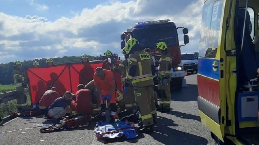 Dopiewo. Wypadek na autostradzie A2. Wezwano śmigłowiec (fot. Lotnicze Pogotowie Ratunkowe/Facebook/Jan Onyszkiewicz)