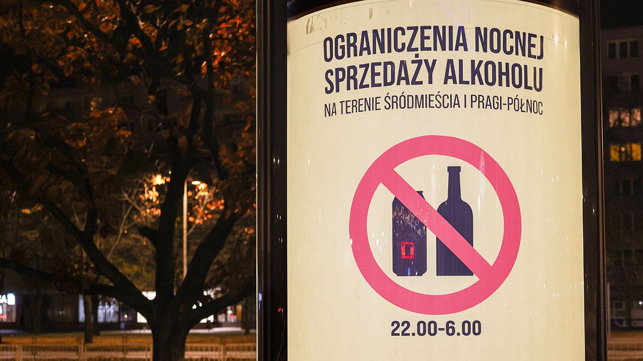 Nocna prohibicja w Warszawie. Spadła liczba interw