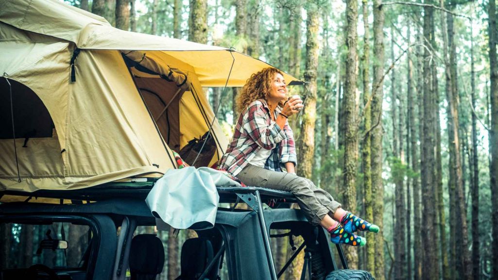 Wybierając się w samotną podróż, nie możesz zapomnieć o bezpieczeństwie. Jest ono niezwykle istotne w przypadku takiego wyjazdu. Fot. Simona Pilolla 2/ Shutterstock