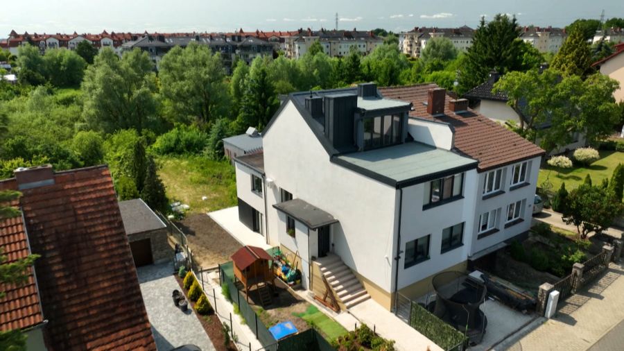Miał być przystanią. Okazał się domem-pułapką