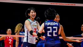 Reprezentacja Japonii siatkarek miała wygrać medal, a błyskawicznie odpadła. Do tego traci liderkę, Sarinę Kogę (fot. Getty)