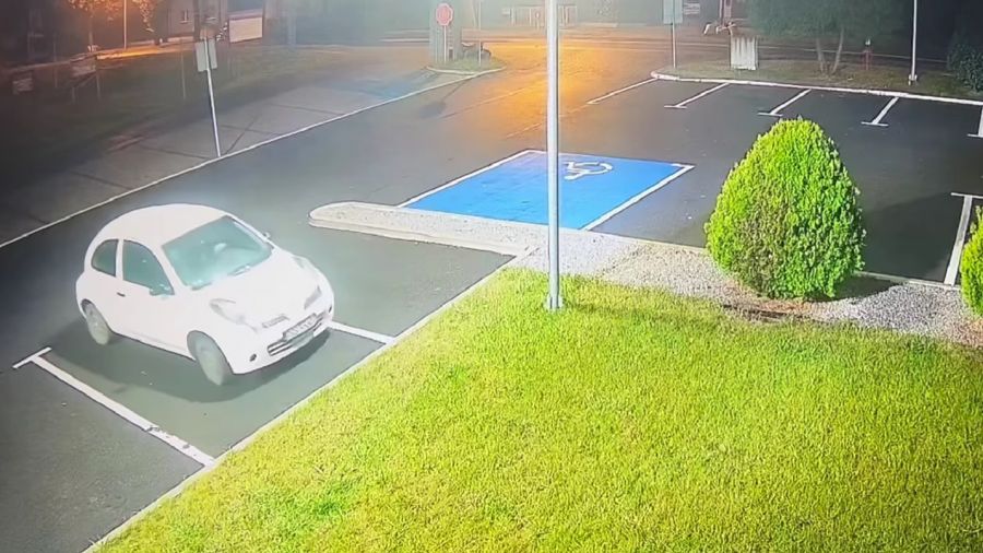 Gostyń - 52-latek odjechał pijany spod komendy (fot. KPP Gostyń/screenshot)