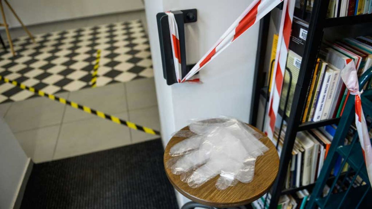 Wybory prezydenckie z powodu epidemii koronawirusa zostaną przeprowadzone z zachowaniem szczególnych zasad bezpieczeństwa (fot. Omar Marques#781169#51A ED/Getty Images) Wybory prezydenckie z powodu epidemii koronawirusa zostaną przeprowadzone z zachowaniem szczególnych zasad bezpieczeństwa (fot. Omar Marques#781169#51A ED/Getty Images)