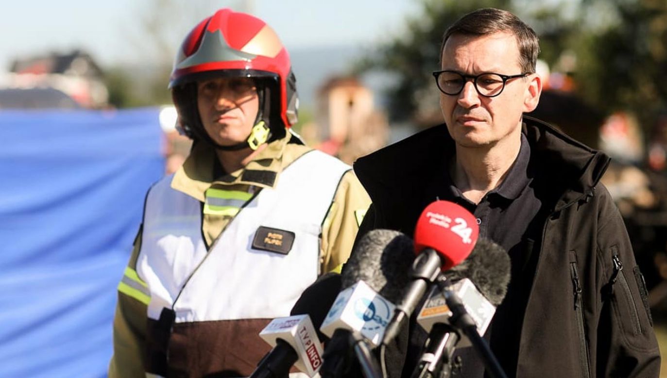 Premier odwiedził mieszkańców spalonej wsi (fot. Adam Guz/KPRM)