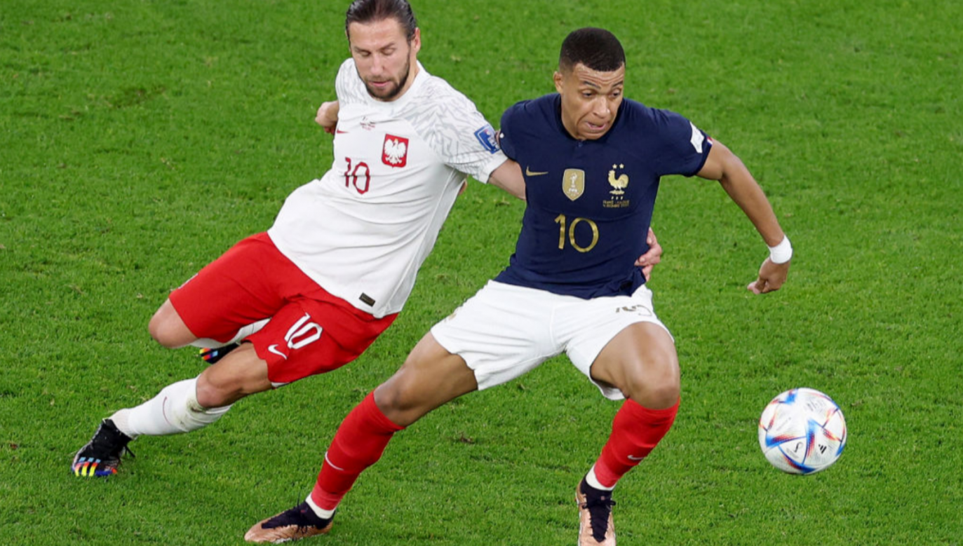 Krychowiak ostatni mecz w kadrze rozegrał podczas mistrzostw świata w Katarze z Francją (fot. Getty Images)