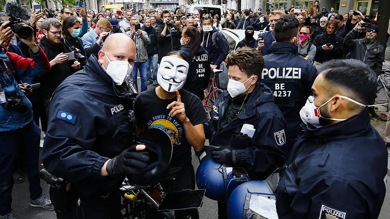 Demonstracje mają dotyczyć polityki władz wobec pandemii koronawirusa (fot. Abdulhamid Hosbas/Anadolu Agency via Getty Images) Demonstracje mają dotyczyć polityki władz wobec pandemii koronawirusa (fot. Abdulhamid Hosbas/Anadolu Agency via Getty Images)