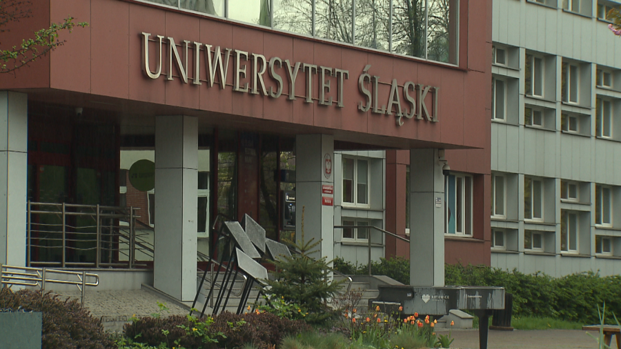 Jako pierwszy uchwałę o powołaniu zespołu podjął Senat Uniwersytetu Śląskiego. Fot. TVP3 Katowice