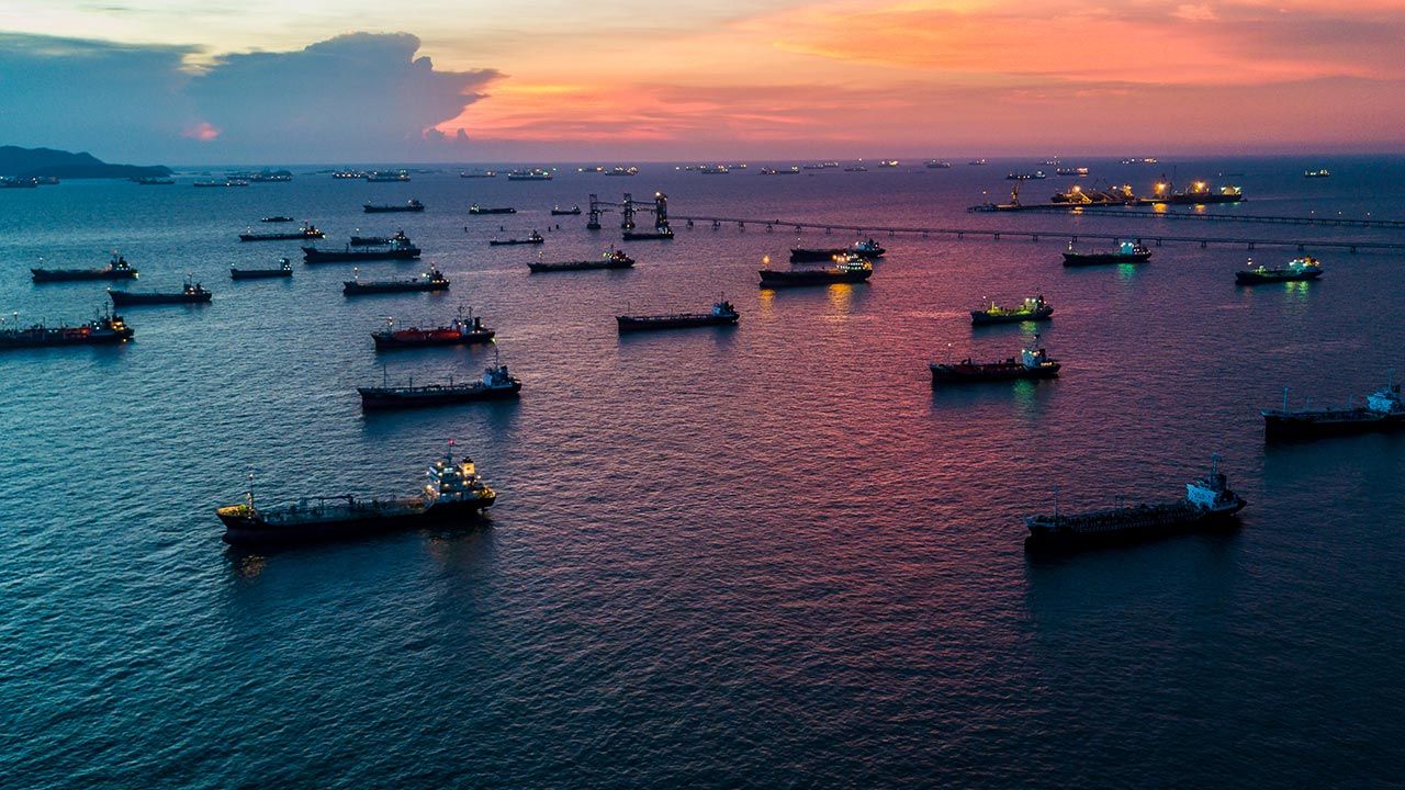 Każdy tankowiec transportuje ładunek ropy wart około 240 mln dolarów (fot. Shutterstock, zdjęcie ilustracyjne)