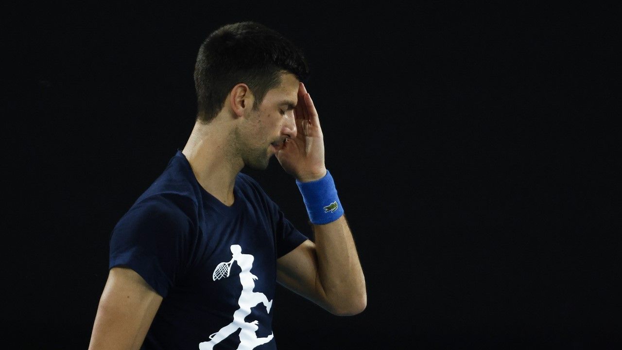 Tenisista Novak Djokovic na rozprawę poczeka w areszcie w Melbourne (fot. Daniel Pockett/Getty Images)