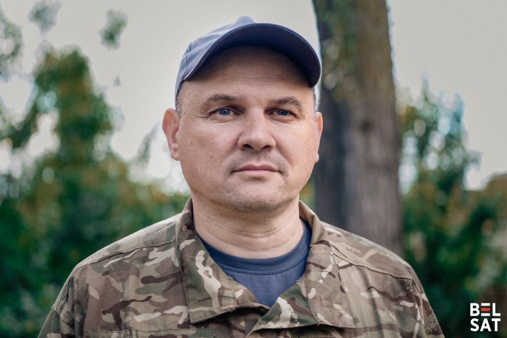 Вадзім Кабанчук – намеснік камандзіра палка імя Кастуся Каліноўскага. Украіна. 23 траўня 2022 года. (Фота: Алесь Усцінаў / Белсат)