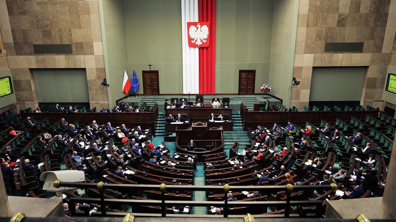 Jak dziś wyglądałby Sejm? (fot. Forum/Andrzej Hulimka) Jak dziś wyglądałby Sejm? (fot. Forum/Andrzej Hulimka)