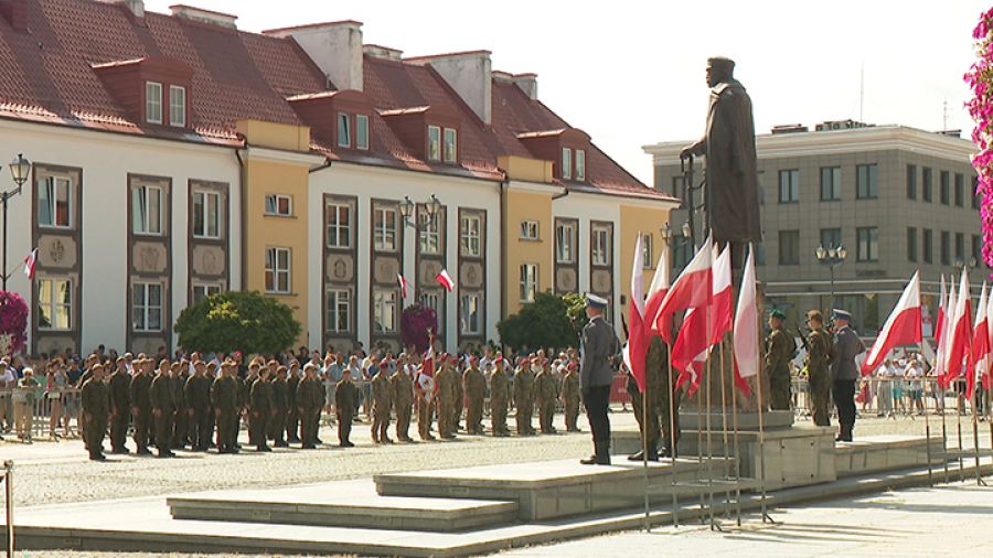 Na Pamiątkę Jakiego Wydarzenia Obchodzimy święto Wojska Polskiego Dziś (15.08) obchodzimy Święto Wojska Polskiego