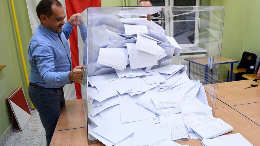 W wyborach do Senatu Prawo i Sprawiedliwość uzyskało 48 mandatów (fot. arch. PAP/Darek Delmanowicz)