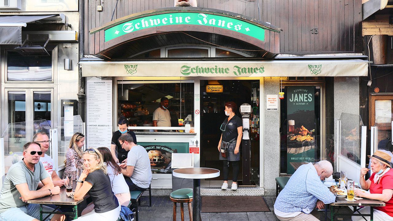 Kluczowe w branży gastronomicznej jest teraz docenienie jej pracowników (fot. Shutterstock) Kluczowe w branży gastronomicznej jest teraz docenienie jej pracowników (fot. Shutterstock)