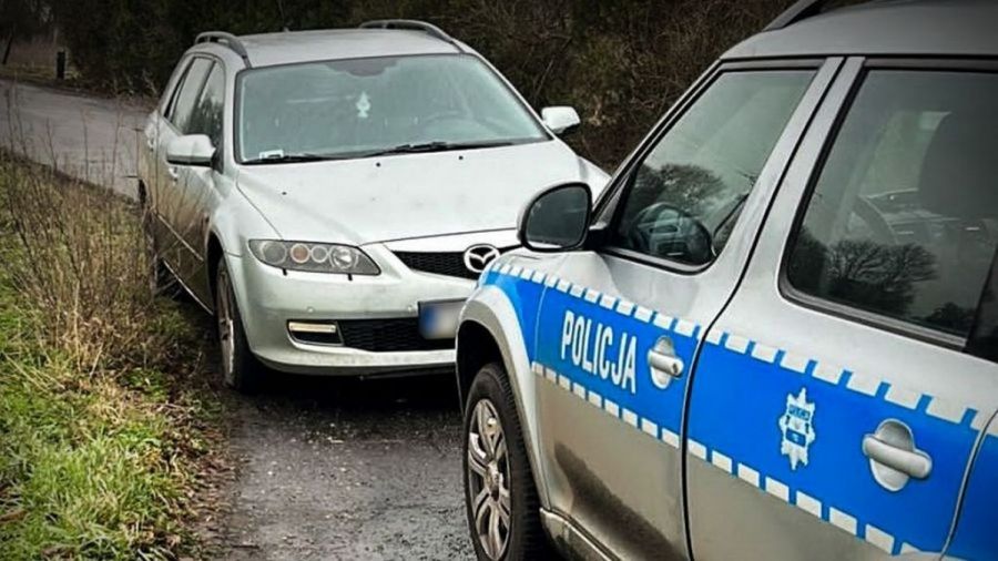 Uwagę funkcjonariuszy drogówki przykuł nie do końca prosty tor jazdy kierowcy (fot. policja)