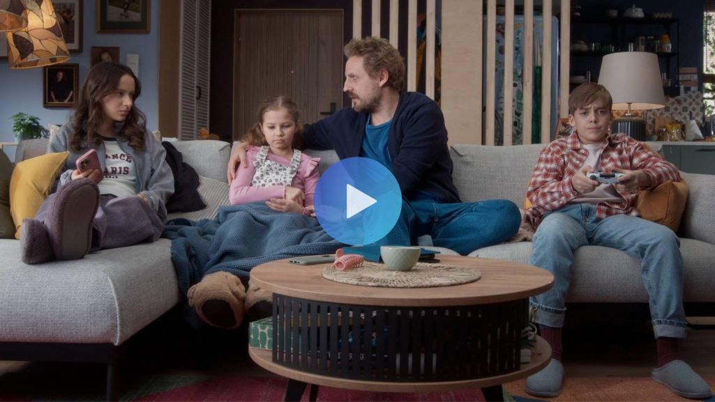 Sylwester samotnie wychowuje troje dzieci po śmierci żony. Fot. Mikołaj Łebkowski/ TVP