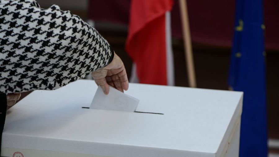 Wybory do Parlamentu Europejskiego 2024. Trwa głosowanie i cisza wyborcza (fot. PAP/Wojciech Pacewicz)