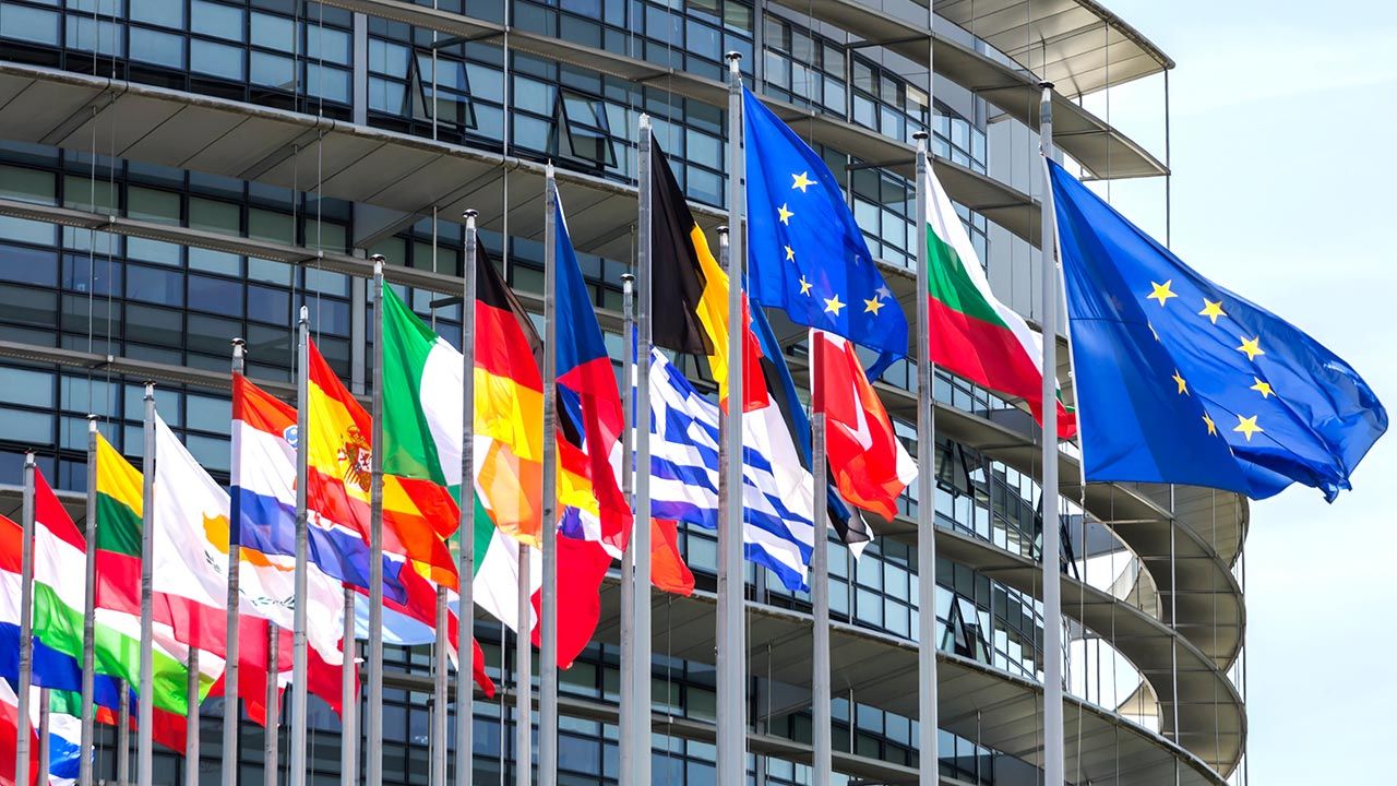Szefowie MSZ państw UE zatwierdzili konkluzje w sprawie bezpieczeństwa w Europie (fot. Shutterstock/MDart10)