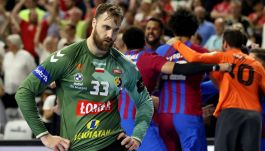 Łomża Vive Kielce uznała wyższość FC Barcelona dopiero po rzutach karnych (fot. Getty)