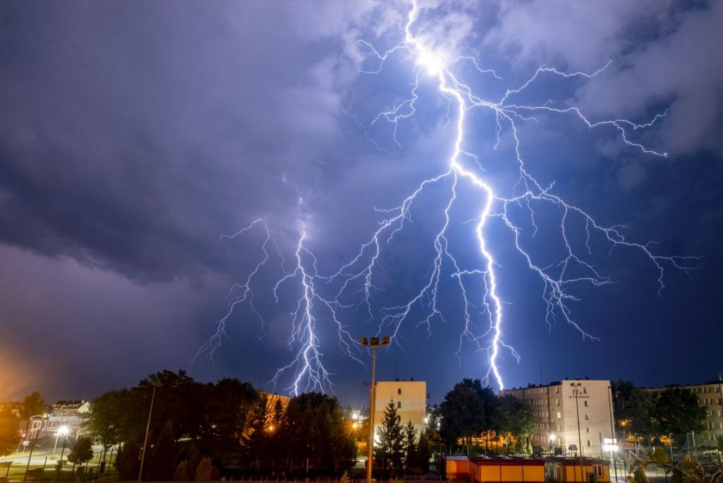 Навальніца над горадам. Здымак мае ілюстрацыйны характар. Фота: Lech Paluszczak / Forum
