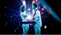 W prostocie siła. Melancholijny utwór Słowaków Zali Kralj & Gašpera Šantla w minimalistycznej oprawie spodobał się Europie i ponownie usłyszymy go w finale konkursu (fot. Andres Putting/EBU)