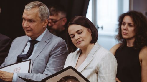Лідарка дэмакратычных сілаў Святлана Ціханоўская на другі дзень слуханняў Аб’яднанага пераходнага кабінету Каардынацыйнай радай. Варшава, Польшча. 8 жніўня 2025 года. Фота: Рауль Дзюк / Белсат