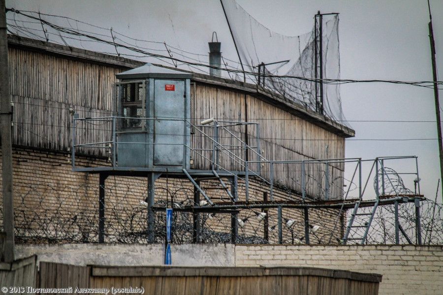 Сцены і вышка калоніі № 5 у Івацэвічах. (Фота: postalovsky-a.livejournal.com)