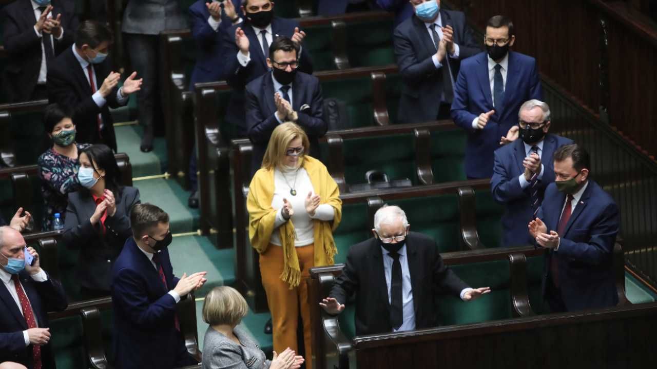 Jarosław Kaczyński pozostanie wicepremierem (fot. PAP/Wojciech Olkuśnik) Jarosław Kaczyński pozostanie wicepremierem (fot. PAP/Wojciech Olkuśnik)