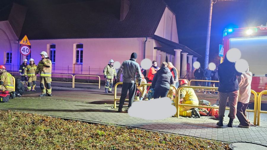 Karmin. 26-latek rozjechał autem dwie kobiety. Uciekał (fot. OSP Dobrzyca)