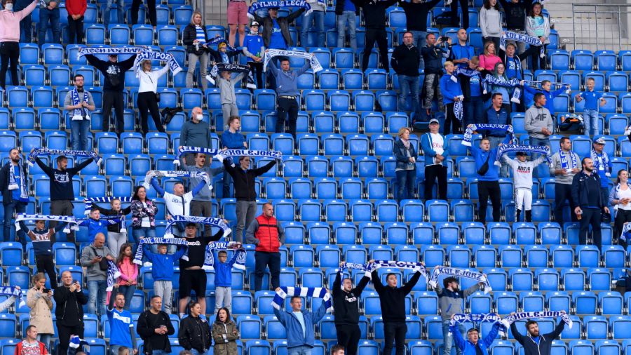 Rząd złagodzi obostrzenia. Mniejszy dystans społeczny, więcej kibiców na stadionach (fot. PAP/Jakub Kaczmarczyk)