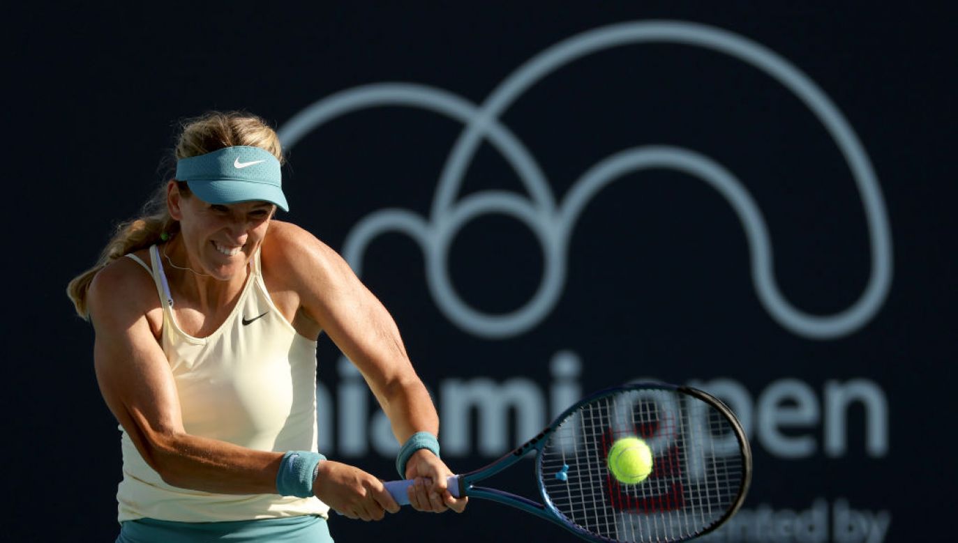 Magda Linette wygrywa kolejny mecz w Miami. (Fot. Matthew Stockman/Getty Images)