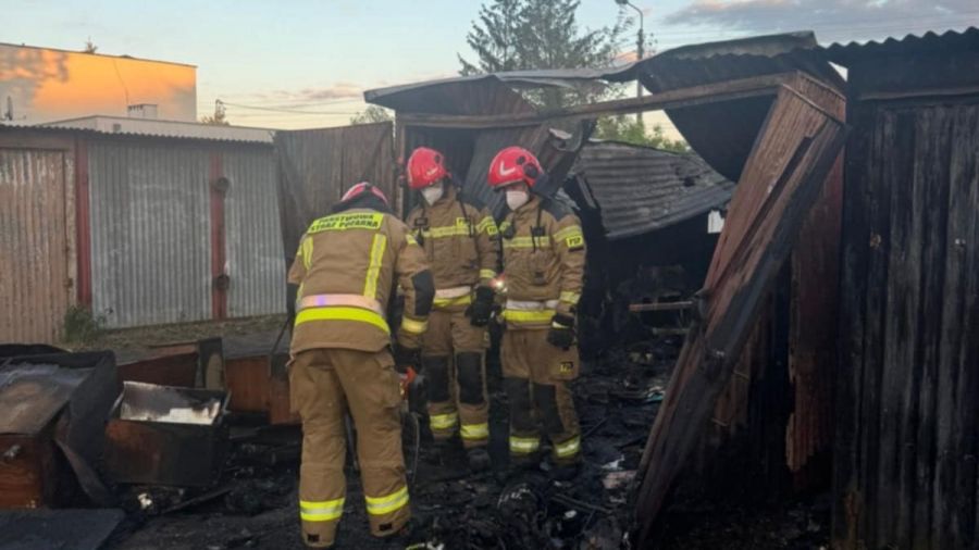 W tragicznym pożarze zginął mężczyzna (fot. KM PSP Bydgoszcz)