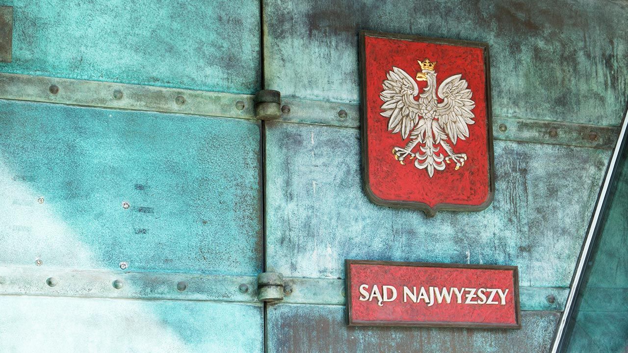 Sejm odrzucił poprawki Senatu do nowelizacji ustawy o SN  (fot. Shutterstock/MOZCO Mateusz Szymanski)
