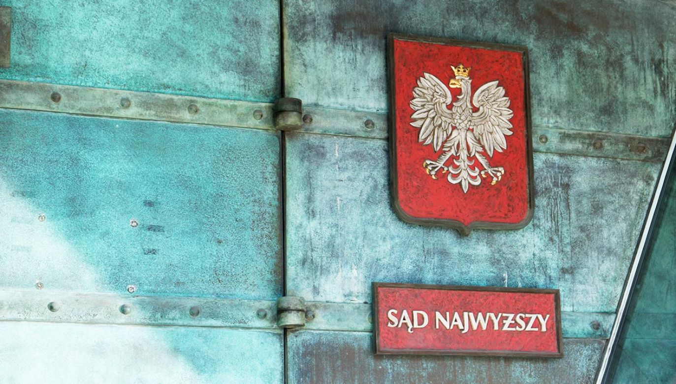 Sejm odrzucił poprawki Senatu do nowelizacji ustawy o SN  (fot. Shutterstock/MOZCO Mateusz Szymanski)