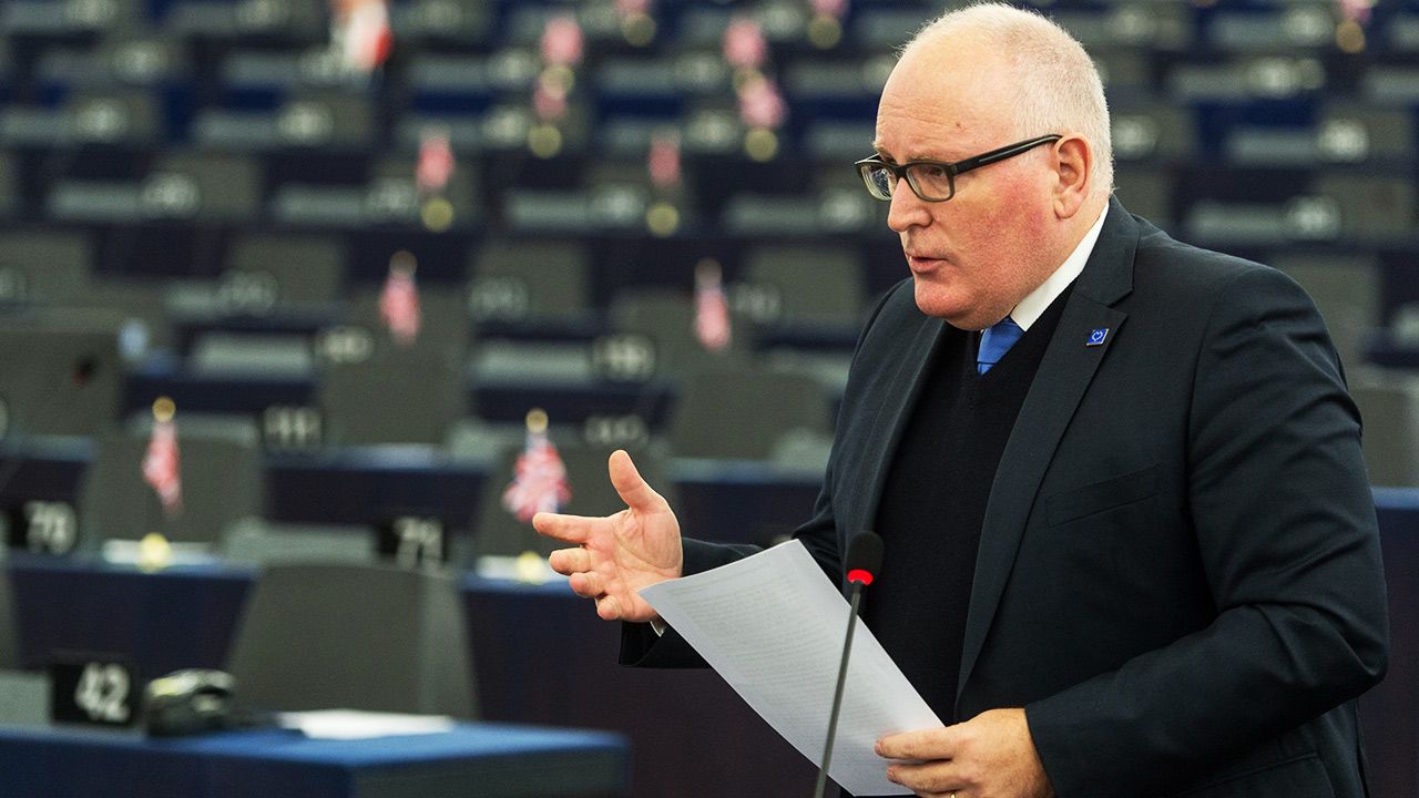 „Najchętniej pan Timmermans zastąpiłby Beatę Szydło” (fot. PAP/EPA/PATRICK SEEGER) „Najchętniej pan Timmermans zastąpiłby Beatę Szydło” (fot. PAP/EPA/PATRICK SEEGER)