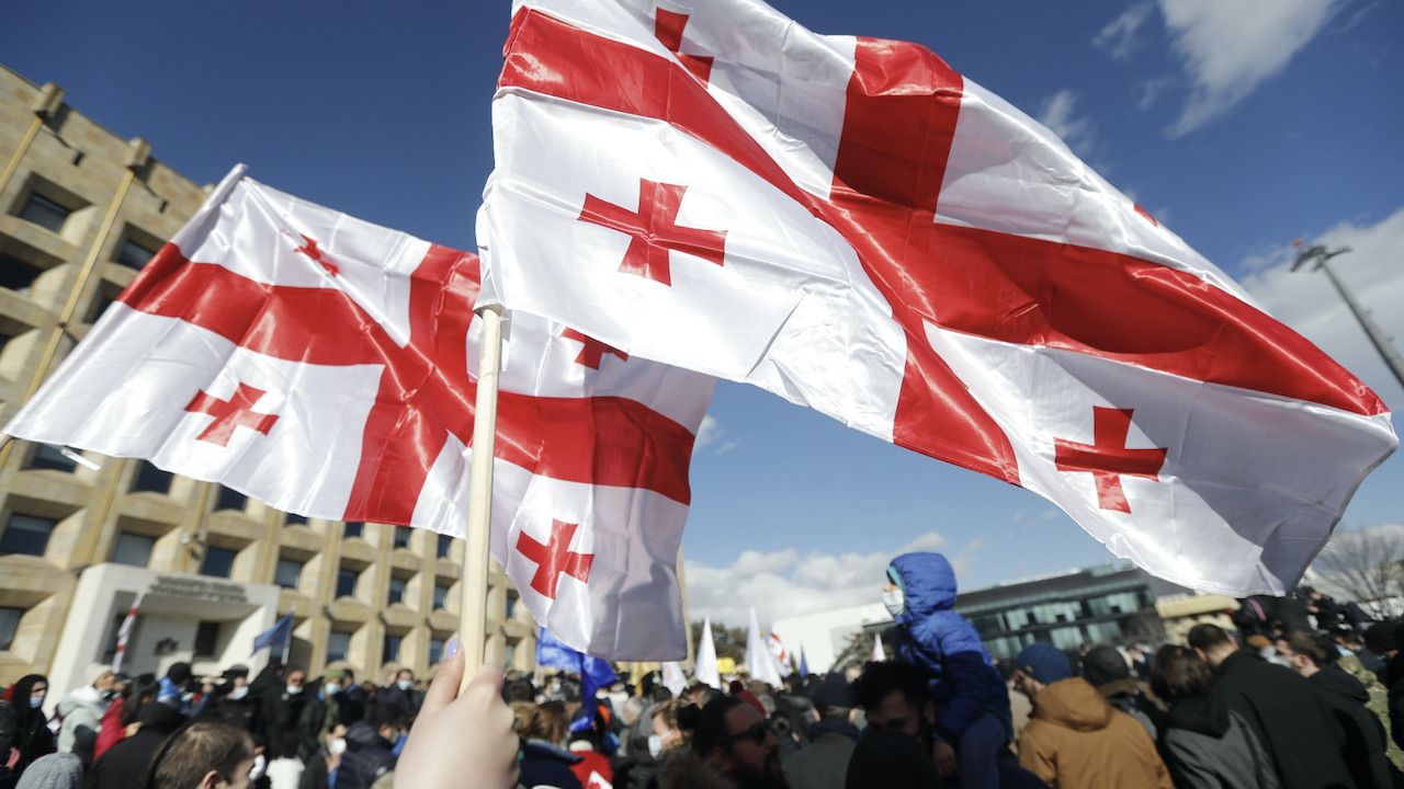 Sprawa Nikanora Melii jeszcze bardziej zaostrzyła polityczny konflikt w Gruzji (fot. PAP/EPA/ZURAB KURTSIKIDZE) Sprawa Nikanora Melii jeszcze bardziej zaostrzyła polityczny konflikt w Gruzji (fot. PAP/EPA/ZURAB KURTSIKIDZE)
