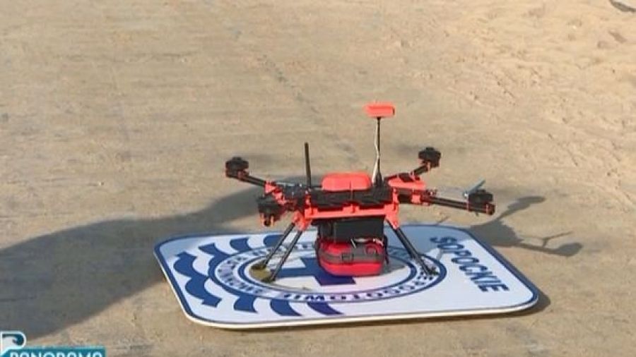 Nowoczesny dron do transportu defibrylatorów wspiera sopocki WOPR