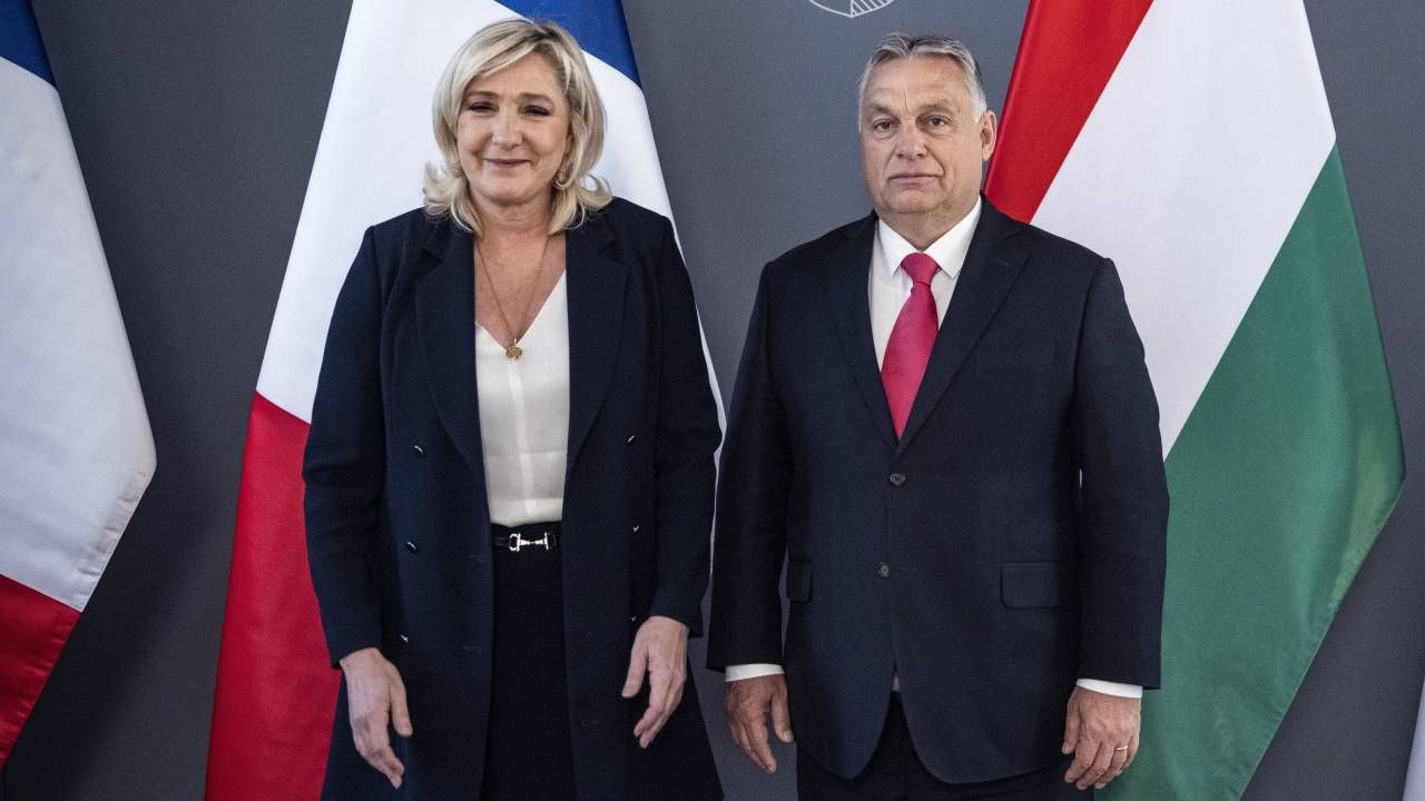 Marine Le Pen i Viktor Orban spotkali się z Budapeszcie (fot. PAP/EPA/ZOLTAN FISCHER/HUNGARIAN PRIME MINISTER'S OFFICE HANDOUT) Marine Le Pen i Viktor Orban spotkali się z Budapeszcie (fot. PAP/EPA/ZOLTAN FISCHER/HUNGARIAN PRIME MINISTER'S OFFICE HANDOUT)