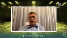 Paweł Zagumny w magazynie siatkarskim Cafe Volley (fot. TVP)