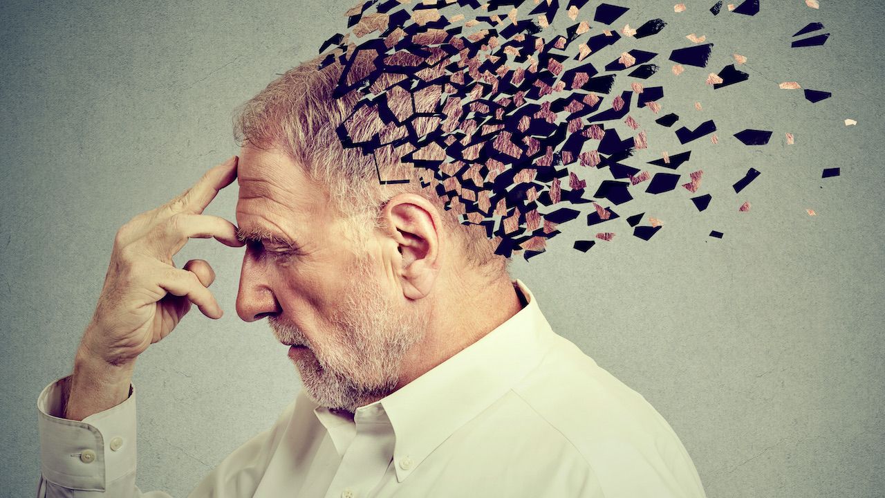 Obecnie chorobę Alzheimera rozpoznaje się u osób, które mają już objawy (fot. Shutterstock/pathdoc)