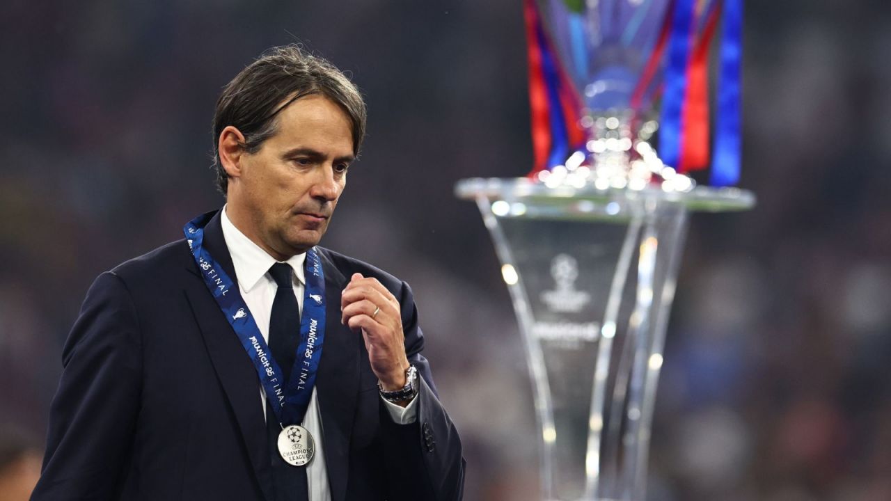 Simone Inzaghi nie jest już trenerem Interu (fot. PAP/EPA)