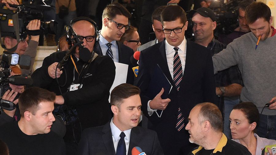 Madrycka Przygoda Poslowie Pis Wyrzuceni Tvp Info